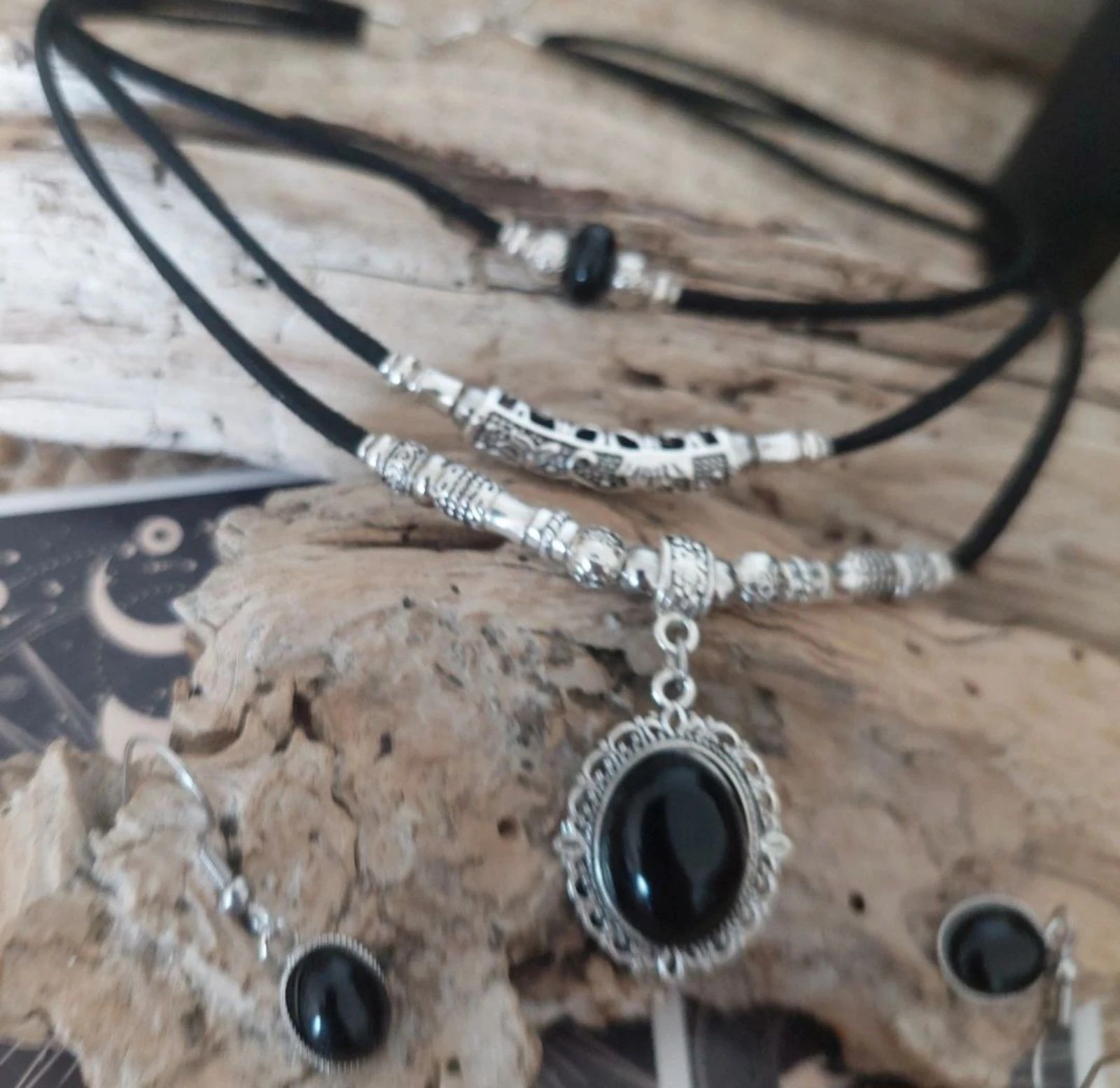 Parure boho mystique triple rangs, Petit camée dentelle obsidienne, noir – photo 8